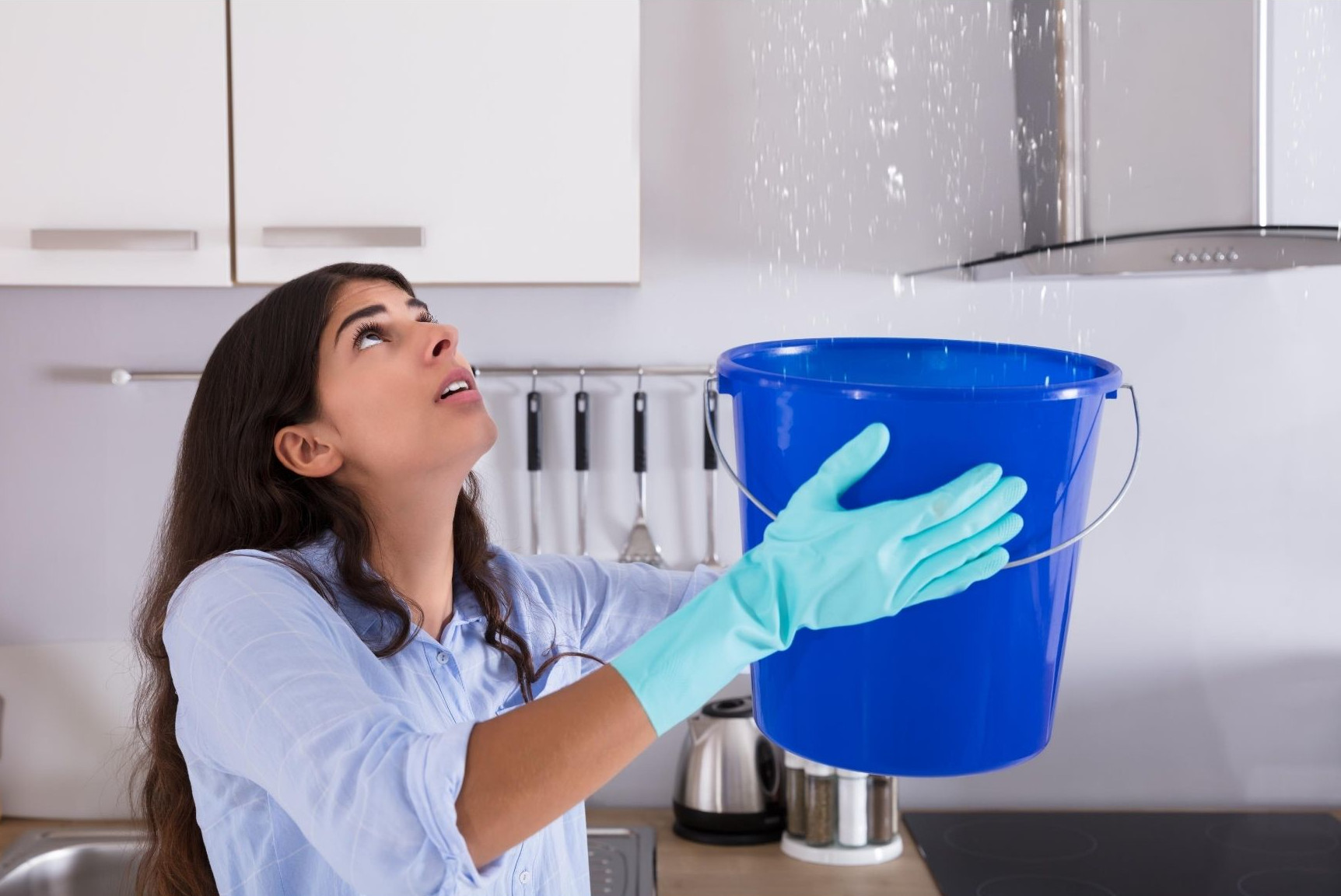 air-conditioner-leaking-water-inside