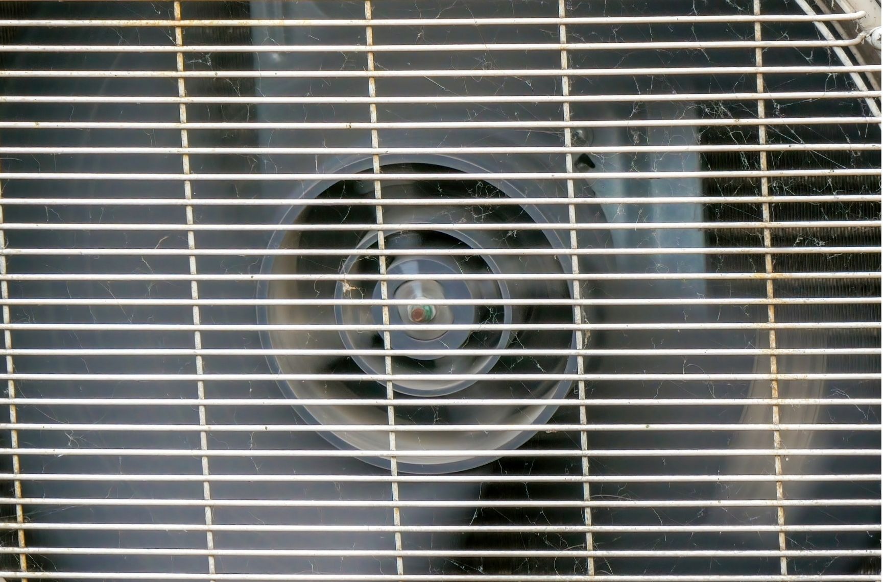 Dehumidifier vs. Fan for the Bathroom